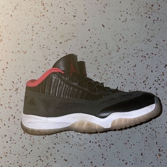 Jordan bred 11 low ie - Picture 3 of 4